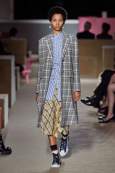 Look 14